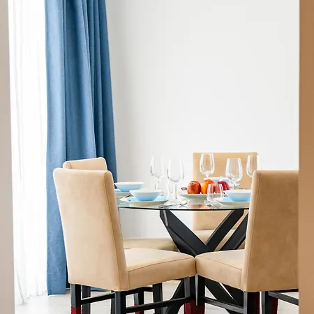 Aeolis Court By Ezoria Apartmán