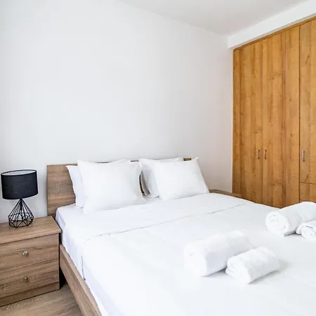 Aeolis Court By Ezoria Apartment *