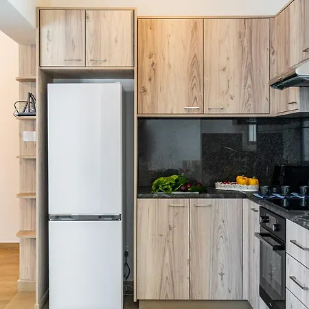 Aeolis Court By Ezoria Apartment *