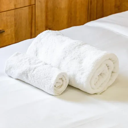 Aeolis Court By Ezoria Apartamento