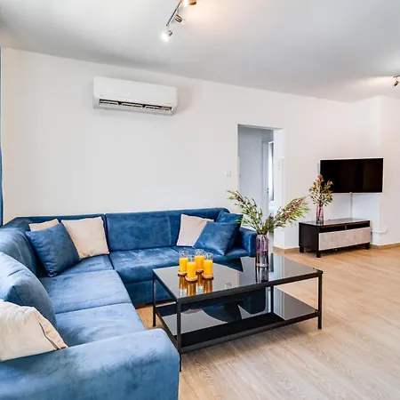 Aeolis Court By Ezoria *