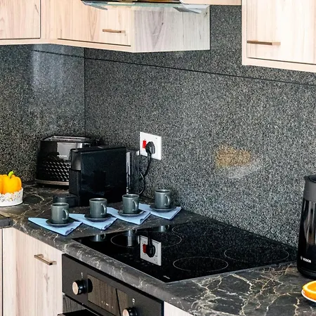 Aeolis Court By Ezoria Apartamento Limassol