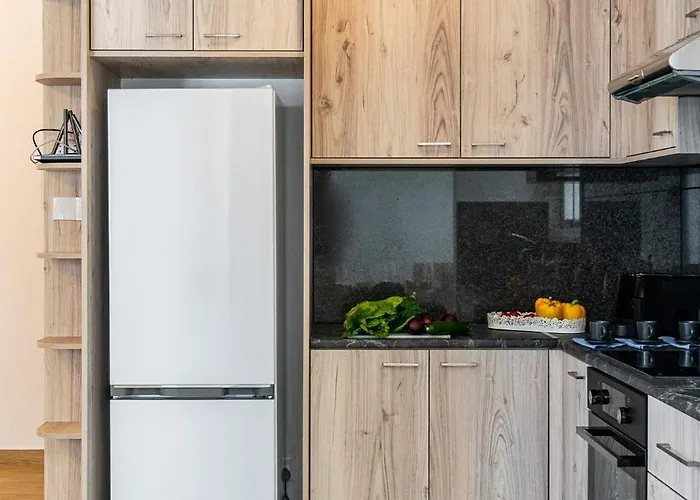 Aeolis Court By Ezoria Daire *