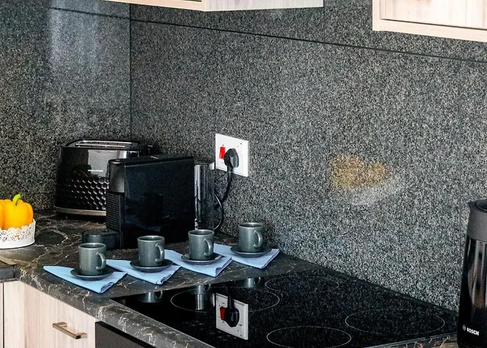 Aeolis Court By Ezoria Apartmán Lemesos