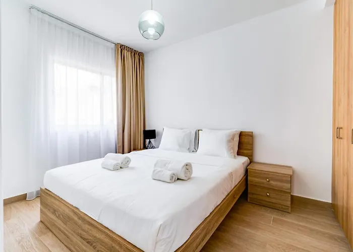 Aeolis Court By Ezoria Διαμέρισμα *