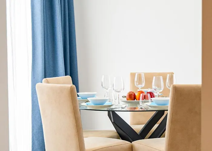 Aeolis Court By Ezoria Διαμέρισμα